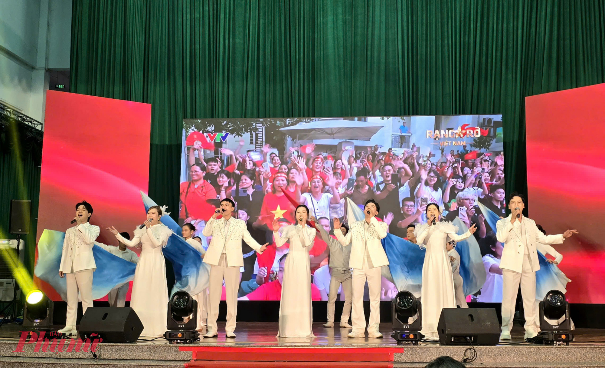 Chương trình “Phụ nữ Việt Nam - Tự hào truyền thống, vững bước tương lai”.  Chương trình nhằm mang đến các tiết mục văn nghệ đặc sắc cùng các hoạt động chăm lo  thiết thực cho các gia đình chính sách, trẻ em, phụ nữ trên địa bàn; qua đó thắt chặt tình  đoàn kết quân – dân, lan tỏa các giá trị nhân văn sâu sắc và góp phần xây dựng thành phố  ngày càng văn minh, nghĩa tình