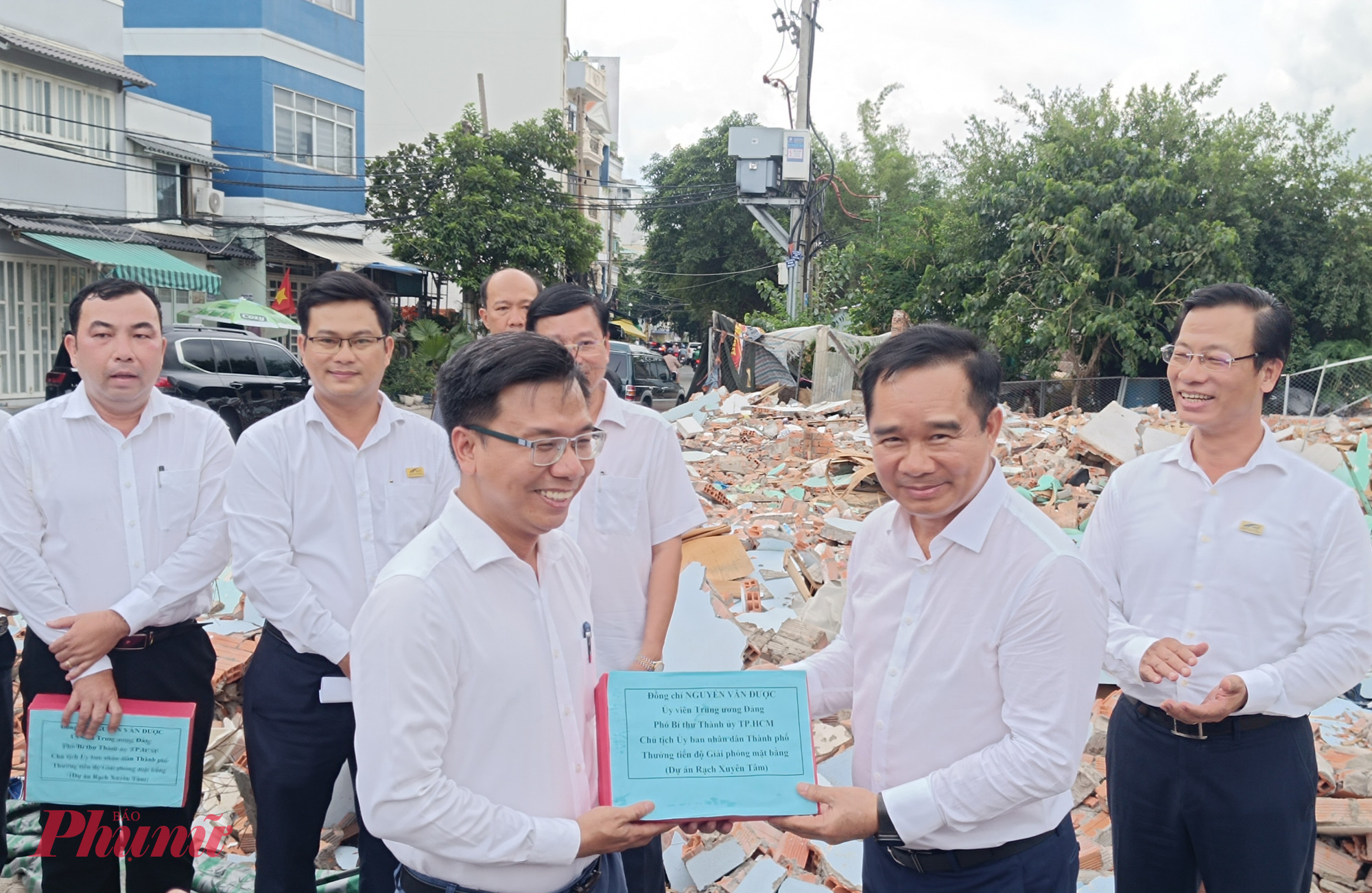 Chủ tịch UBND TPHCM khen thưởng