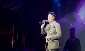 Ca sĩ Lam Trường hát live Vì sao sáng