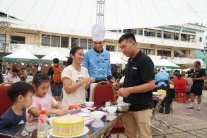 Người dân thích thú với trải nghiệm làm dimsum tại Chợ Lớn Food Story