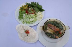 lẩu tôm tít