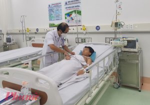 Học sinh nghi ngộ độc sau khi ăn bánh mì ở Đồng Nai đã qua cơn nguy kịch