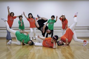 Các cụ bà Nhật Bản rủ nhau lập nhóm nhảy hip hop