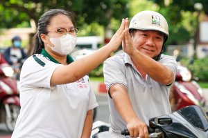 Thí sinh, phụ huynh thở phào nhẹ nhõm khi hoàn thành kỳ thi tốt nghiệp THPT