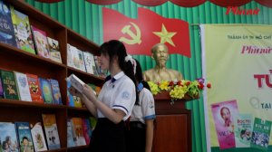 Báo Phụ nữ TPHCM mang tủ sách Bác Hồ về Kiên Giang