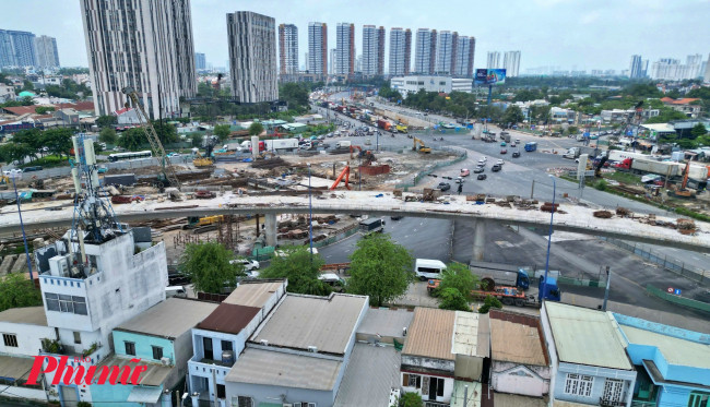 <p>Sở Xây dựng cho rằng,&nbsp;Ban Giao thông TP.HCM (chủ đầu tư dự án) chưa quyết liệt trong việc xử lý các nhà thầu chậm trễ, thiếu giải pháp kịp thời để đảm bảo tiến độ công trình theo kế hoạch. Ảnh: Nguyễn Văn</p>
