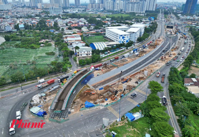 <p>Sở Xây dựng nhận định nguyên nhân chậm tiến độ không chỉ do công tác tổ chức giao thông và di dời hạ tầng kỹ thuật, mà còn xuất phát từ phía nhà thầu. Ảnh: Nguyễn Văn</p>
