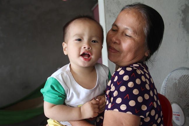 Noi dau mat vo cua ong bo 'chim canh cut' sau tai nan phong dien