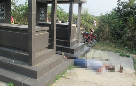 Hai cô gái tông ông lão 62 tuổi gãy chân, chở “vứt” vào nghĩa địa rồi trốn