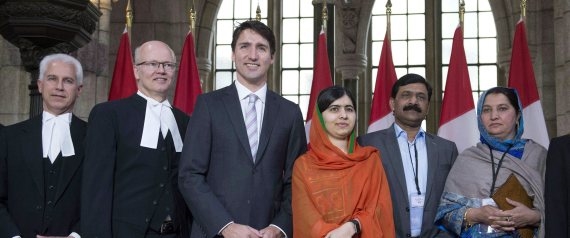 Malala Yousafzai tro thanh cong dan danh du Canada