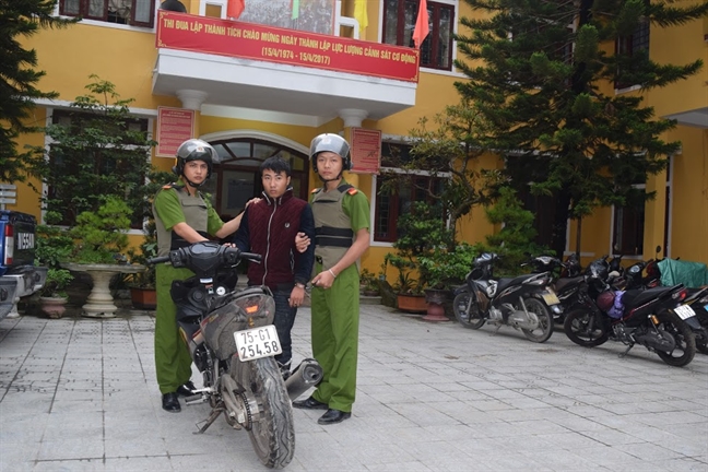 Bat khan cap doi tuong chuyen cuop giat chuyen nham vao phu nu