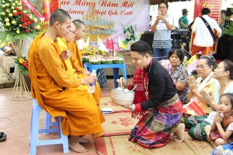 Tết của người Lào sôi động trên đất Tây Nguyên