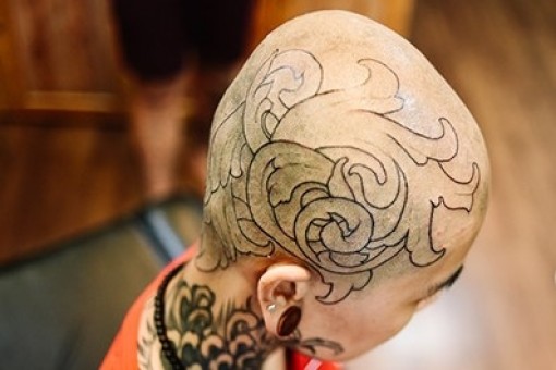 Rùng mình với trào lưu xăm đầu