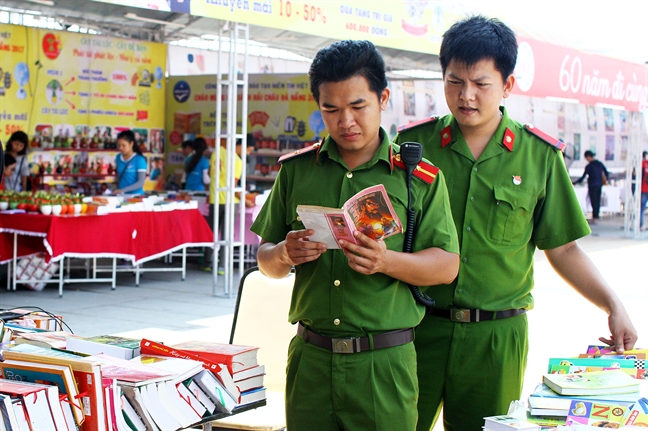 'Ninja' co mat tai hoi sach Da Nang