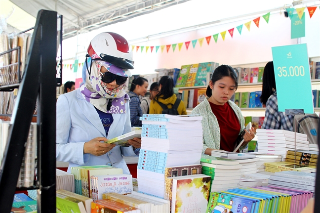 'Ninja' co mat tai hoi sach Da Nang