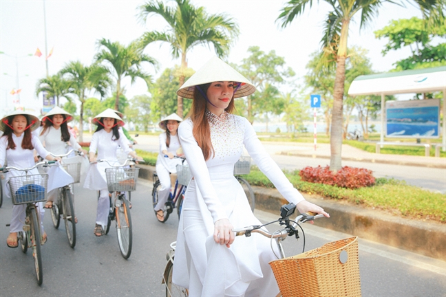 Ho Ngoc Ha phan hoi ve cao buoc cua Minh Hang