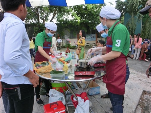 Quận Tân Phú: 54 đội thi làm bánh