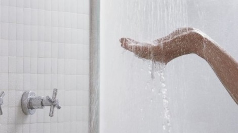 Những lý do khiến bạn không nên tắm quá thường xuyên