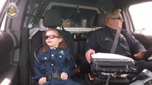 Cô bé 6 tuổi được làm cảnh sát như ước nguyện trước khi lìa đời