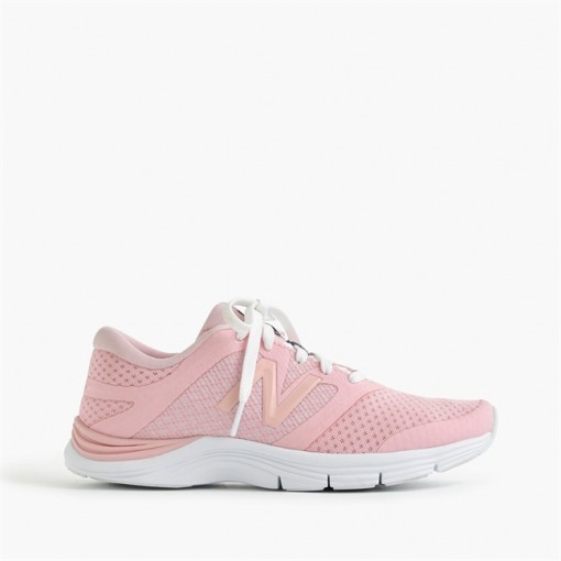 Những mẫu sneakers màu hồng cá tính dành cho nàng
