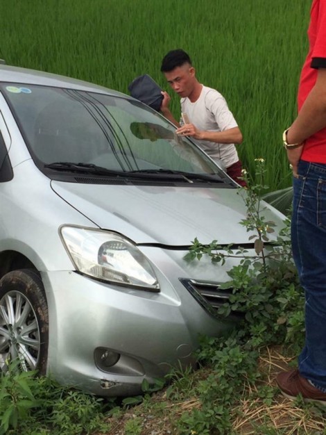 Diễn viên Hiệp Gà đâm xe xuống ruộng ở Quảng Ninh