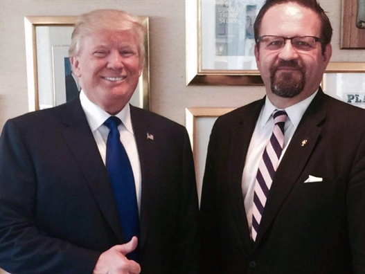 Sebastian Gorka, co van an ninh thu tu roi bo ong Trump