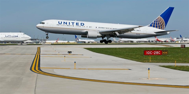 United Airlines boi thuong 'khung' vu tho khong lo chet oan