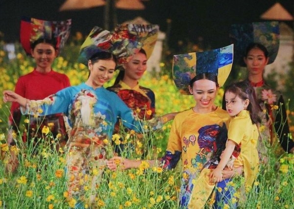 NTK Si Hoang noi ve chuyen man ao dai trong giong mao Trung Quoc