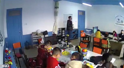 Khủng hoảng livestream triệt tiêu sự riêng tư ở trường học Trung Quốc