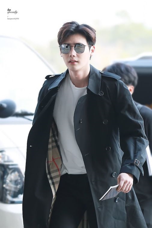 Mỹ nam Lee Jong Suk trở lại với nghề mẫu