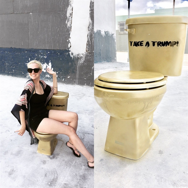 Toilet dat vang co y khieu khich Tong thong Trump?