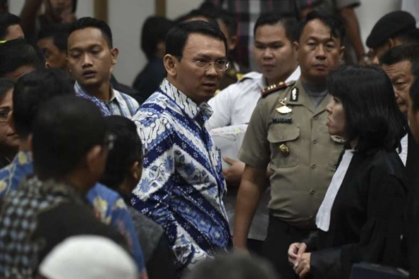 Indonesia soc vi Thi truong Jakarta bi ket toi bang bo dao Hoi