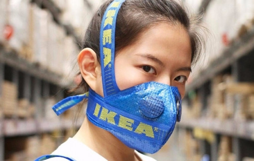 Những món đồ thời trang được biến hoá từ túi IKEA