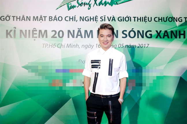 Dam Vinh Hung san sang cong Phuong Thanh sau on ao 'cach mat'