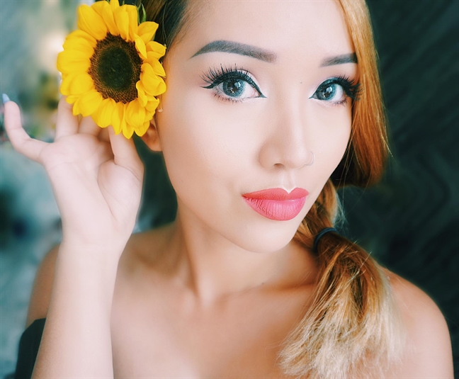 Nu tiep vien hang khong 9X trai long ve nghe beauty blogger