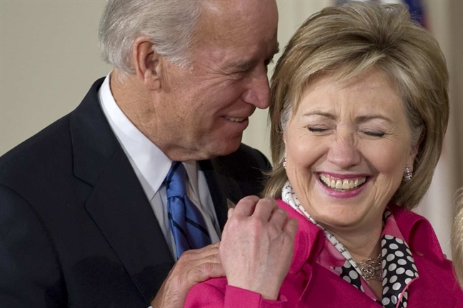 Cuu Pho Tong thong My Joe Biden ‘dim hang’ Hillary Clinton