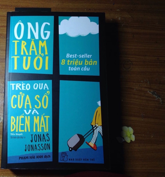 Ong nha van “treo qua cua so” va… noi tieng