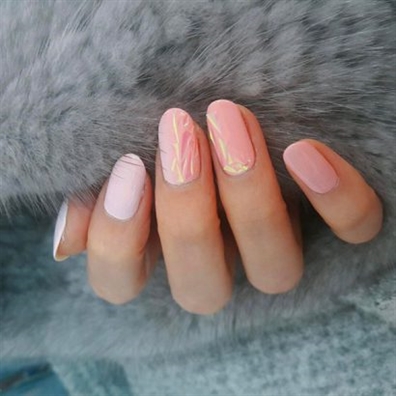 Mau nail cho co dau phu xinh trong mua cuoi 2017