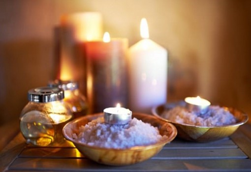 Có nên đốt nến thơm trong nhà?