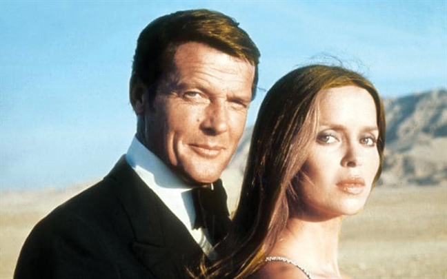 Vinh biet Roger Moore - Chang 007 yeu duoi