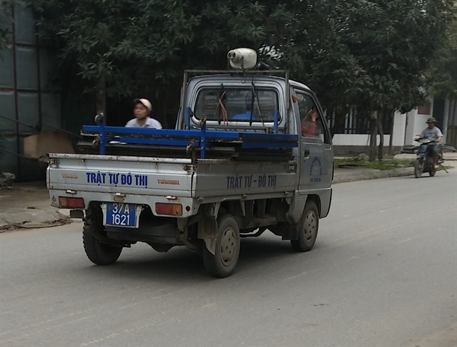 Hang loat xe bien xanh het han kiem dinh van dang vo tu hoat dong