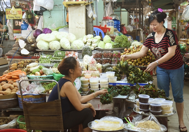 Tieu thuong tranh ban hang phuc vu tet Doan Ngo