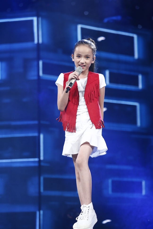 Thi sinh Vietnam Idol Kids bi 'chinh' vi co gong theo phong cach nguoi lon
