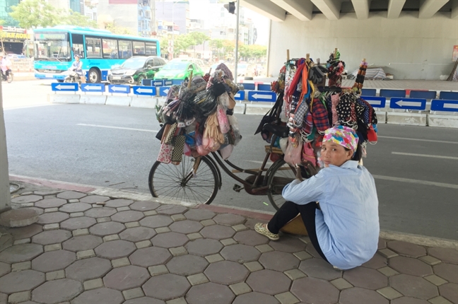 Nguoi Ha Noi vat va trong nang nong ky luc