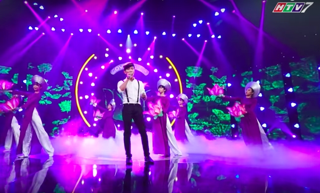 Nhac si Nguyen Van Chung chi trich BTC gameshow 'cu xu thieu van hoa'