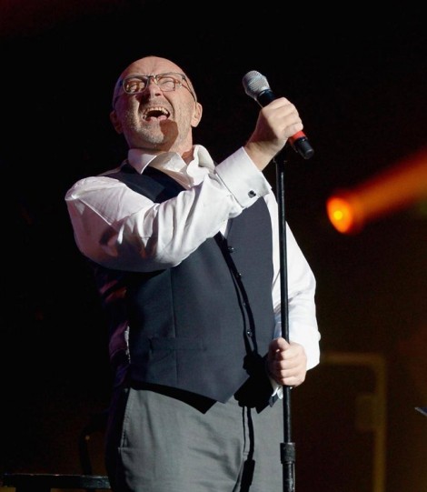 Danh ca Phil Collins đột quỵ, buộc phải dừng show diễn tại London