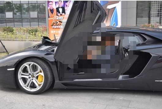 Chuyên 'vẽ bậy', họa sĩ đường phố bất ngờ được tặng siêu xe Lamborghini -  Báo Phụ Nữ