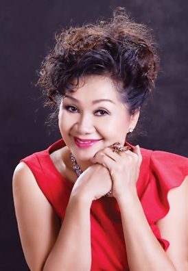 Nghe si Xuan Huong: Toi nhu sinh ra tren dau ngon song than