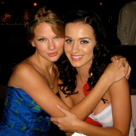 Sau nhiều năm 'tương tàn', Katy Perry muốn làm hòa với Taylor Swift
