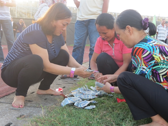 Van hoa khong den tu troi voi tui tien le